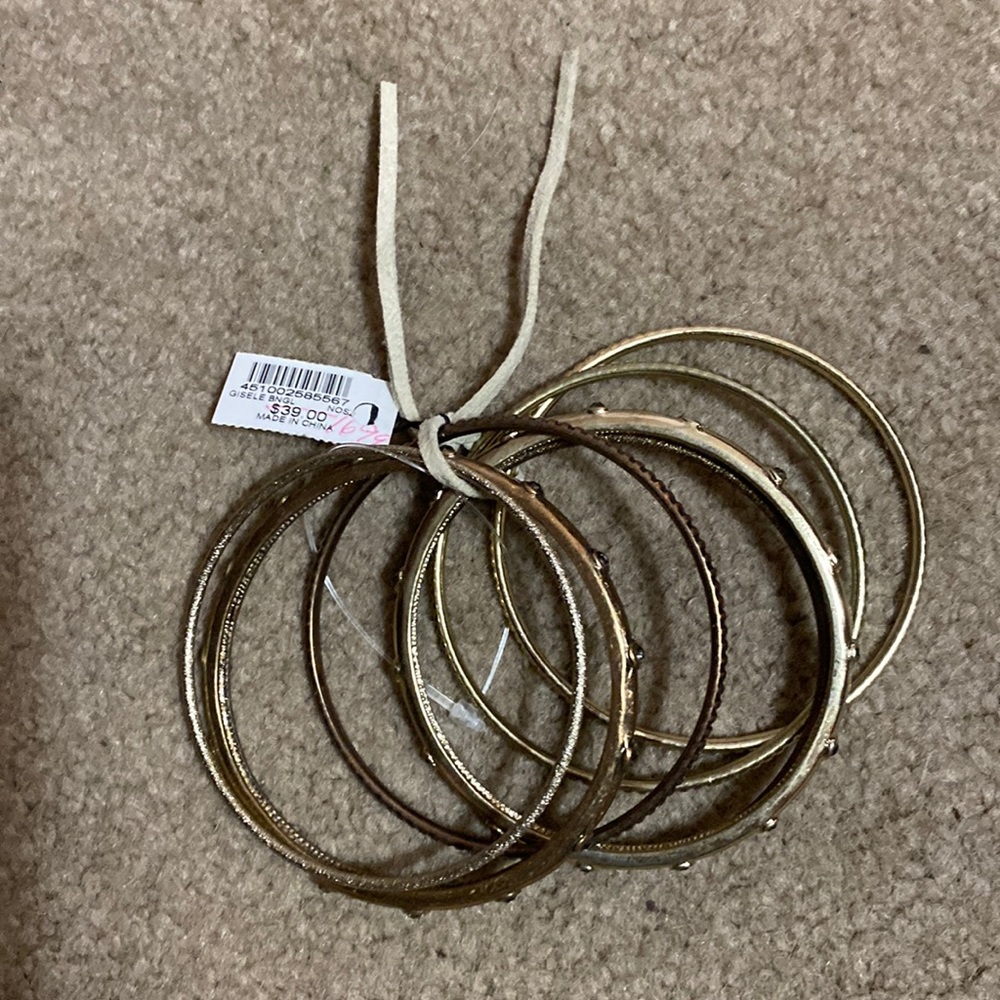 Gisele Bangle Chico’s Gold